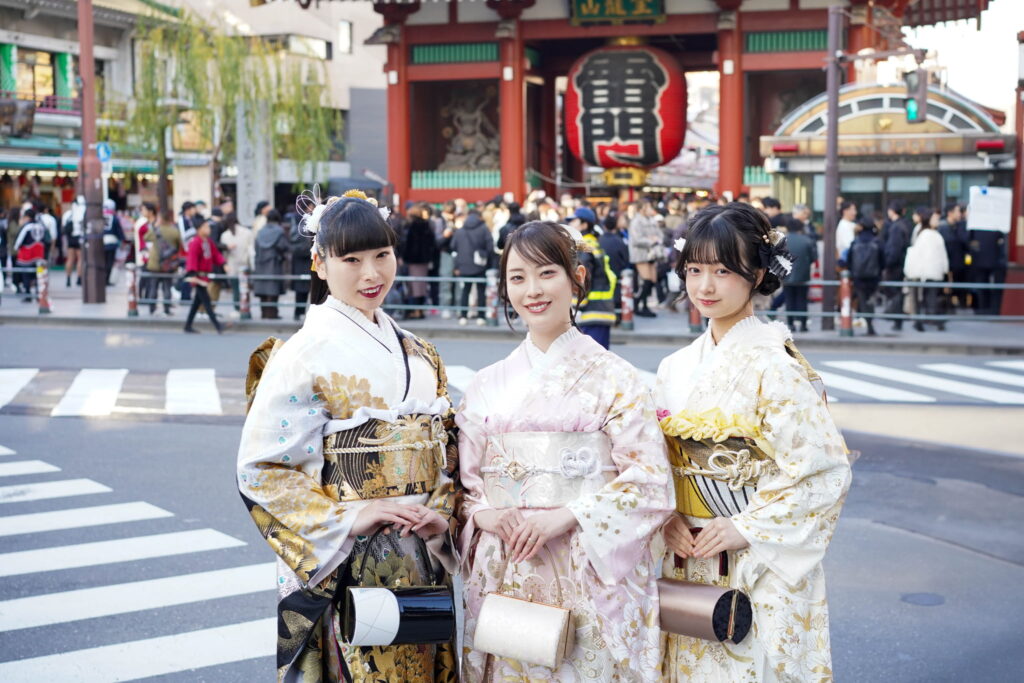 浅草 雷門 振袖