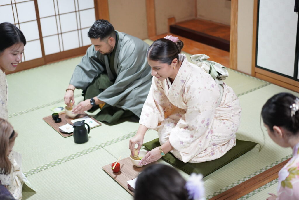 Kyoto Tea Ceremony & Matcha Making TIA(茶愛)