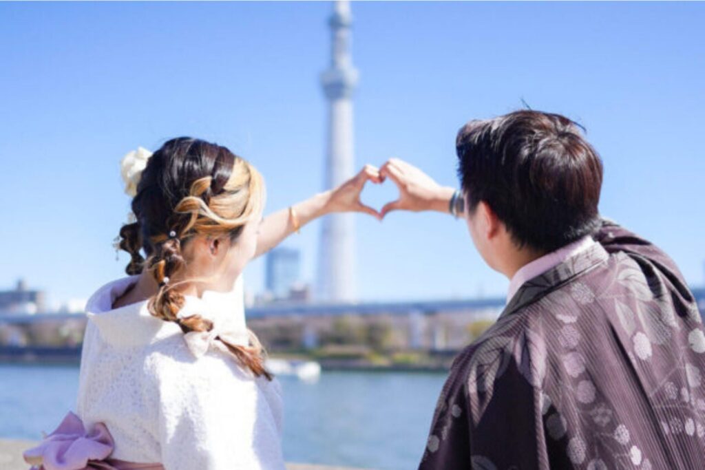 Couple wearing kimono in Asakusa Tokyo