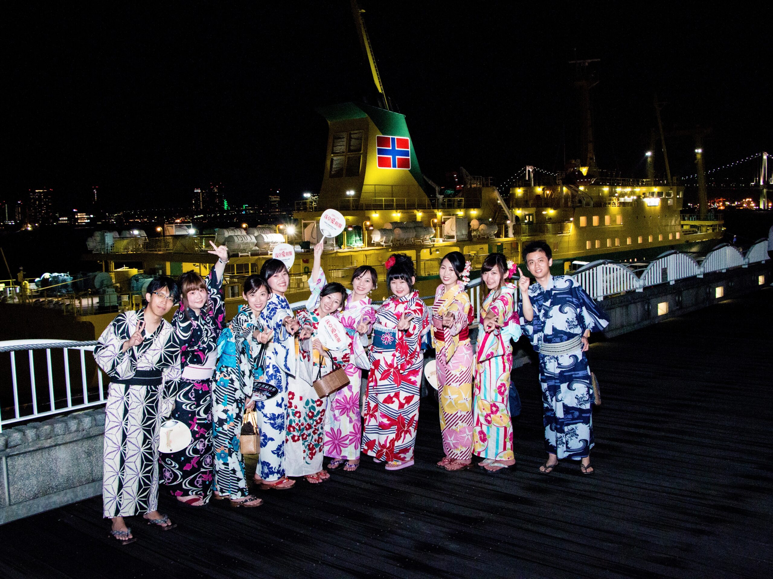 浴衣で納涼船