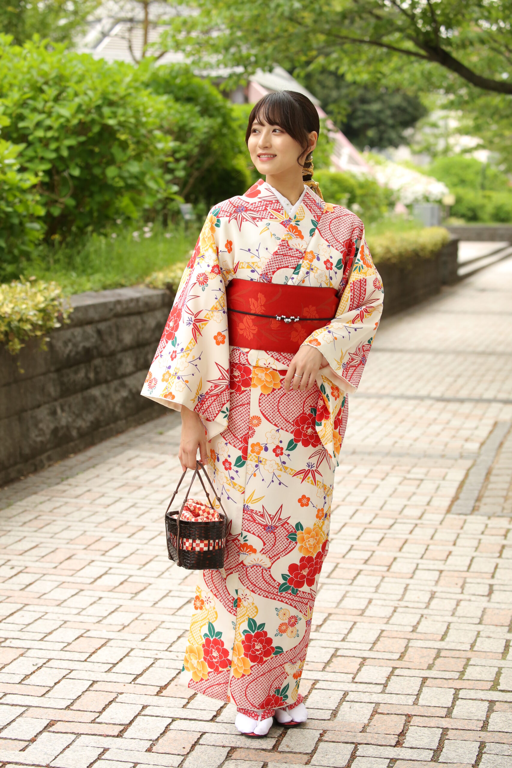 Women’s kimono rental in Tokyo with hairstyling
